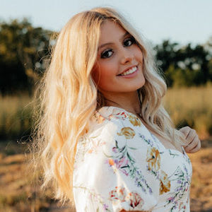 Meet your Posher, Ella